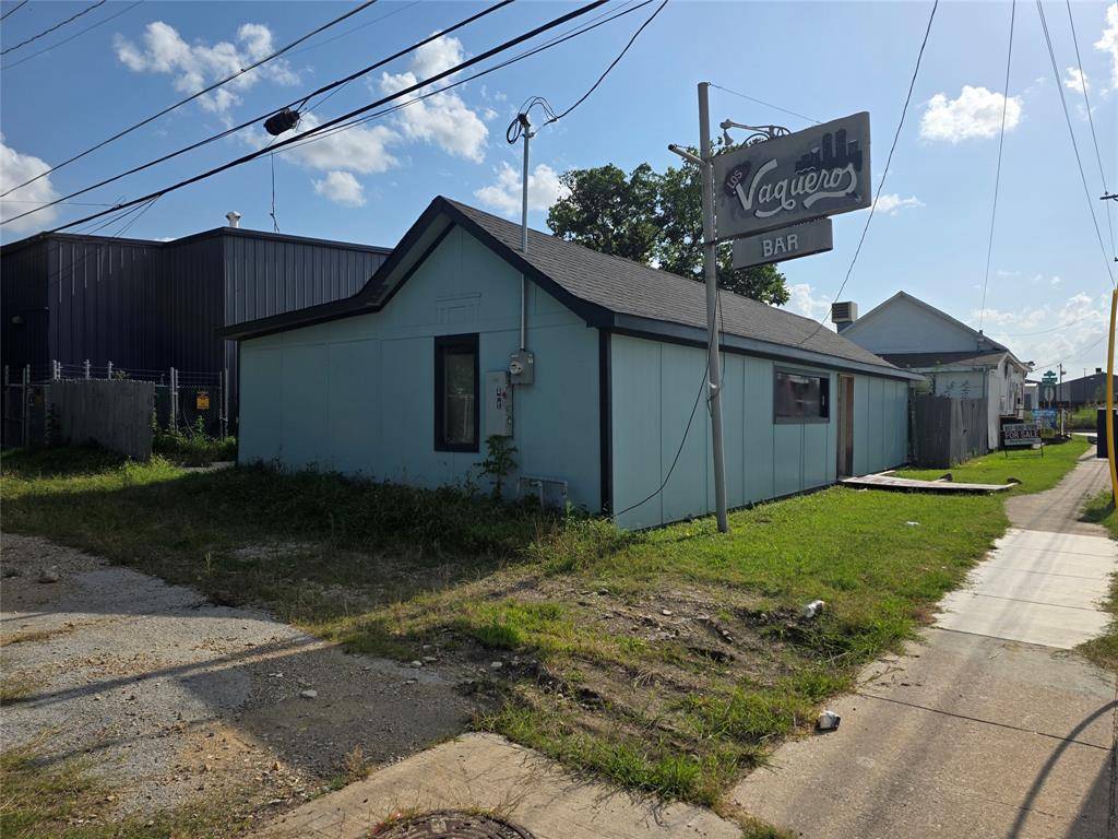 Fort Worth, TX 76110,403 W Biddison Street