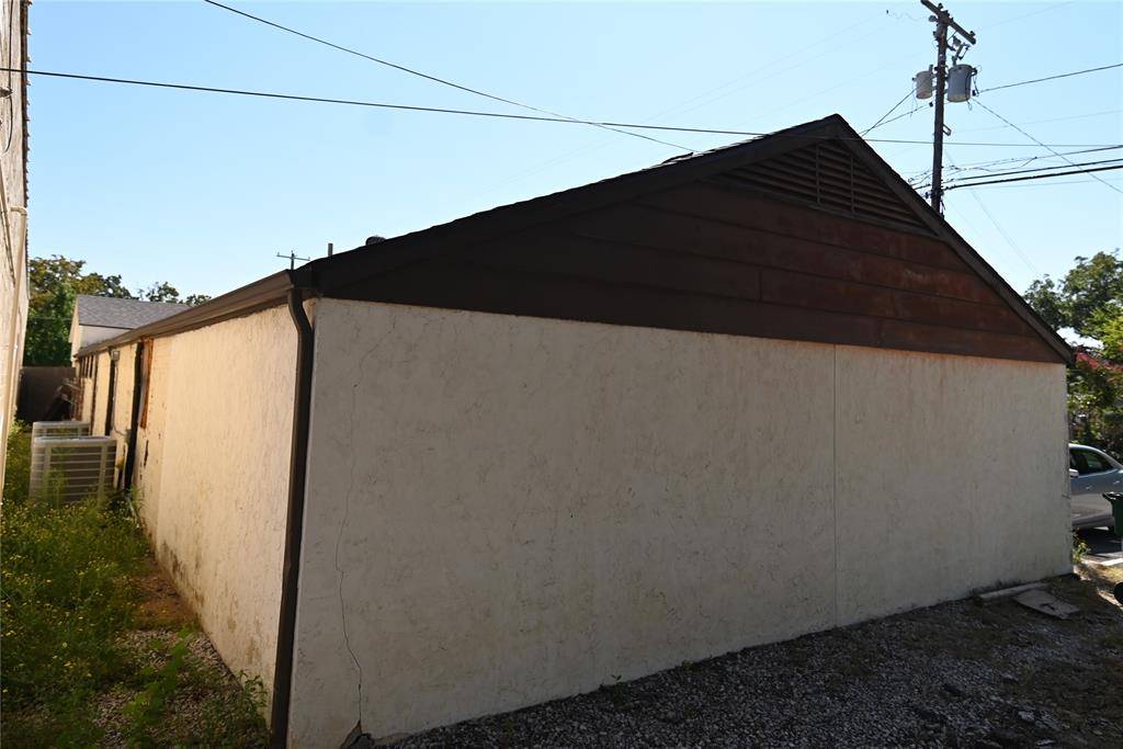 Haltom City, TX 76117,1401 Oak Knoll Drive