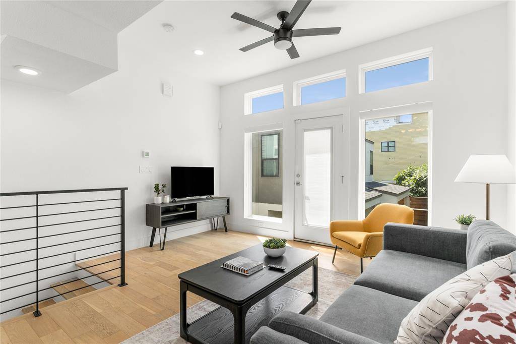 Dallas, TX 75204,4223 Delano Place #105