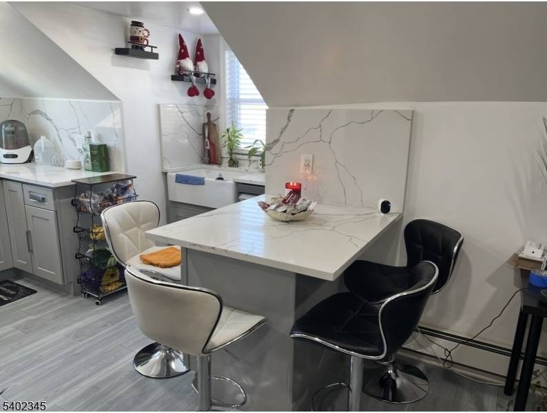 Kearny Town, NJ 07032,28 Linden Ave