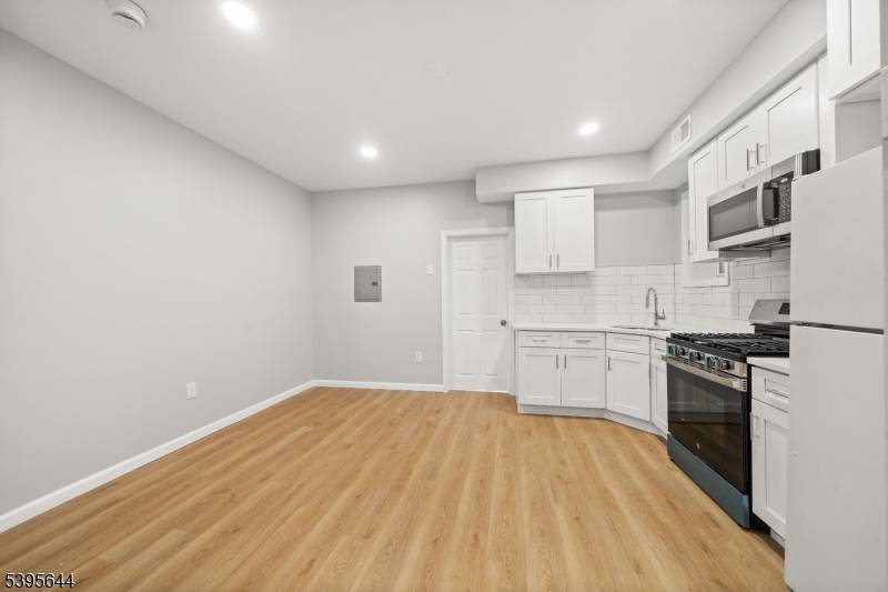 Passaic City, NJ 07055,57 Henry St #A1