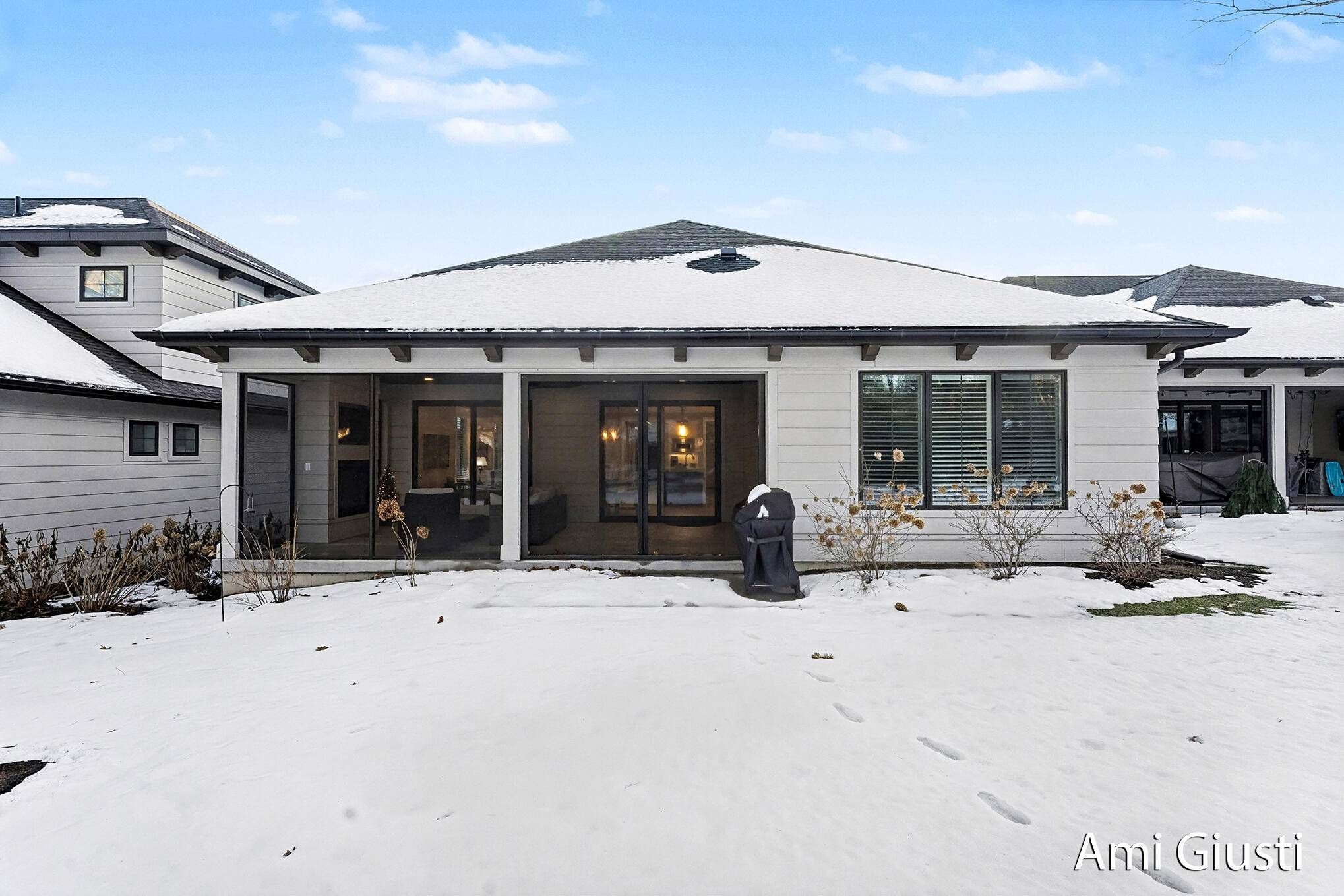 Holland, MI 49424,2059 Ottawa Beach RD