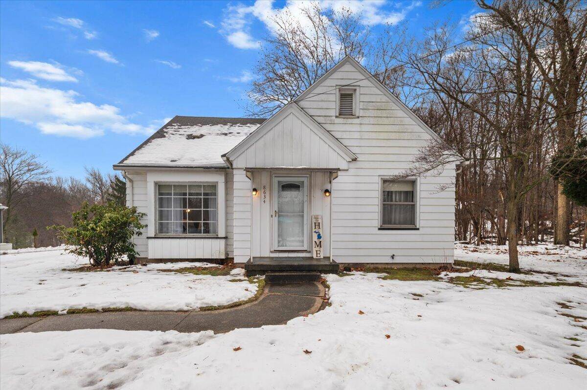 Byron Center, MI 49315,8634 Division CT SE