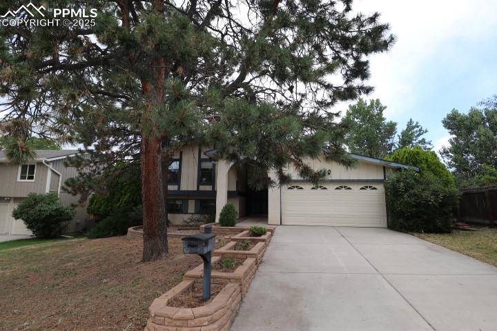 Colorado Springs, CO 80918,3370 Bell Mountain DR