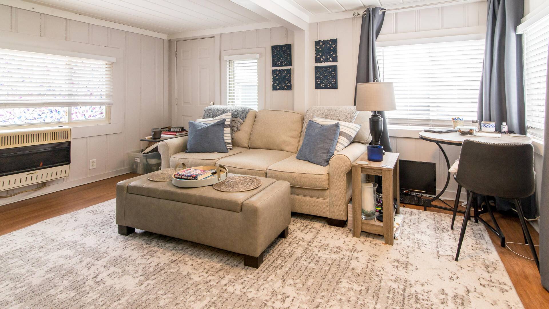 Whitmore Lake, MI 48189,11291 E Shore DR #front house