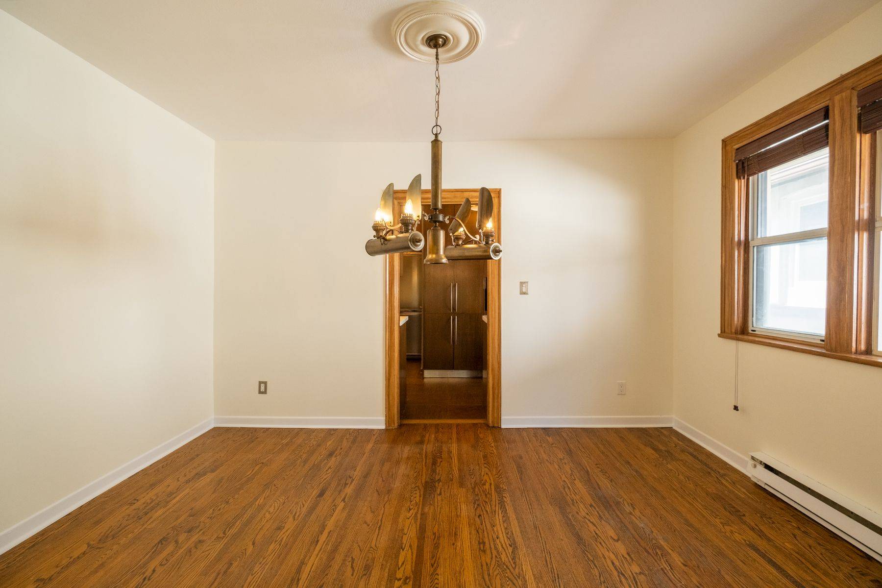 Toronto E02, ON M4E 2S9,32 Wineva AVE #Upper