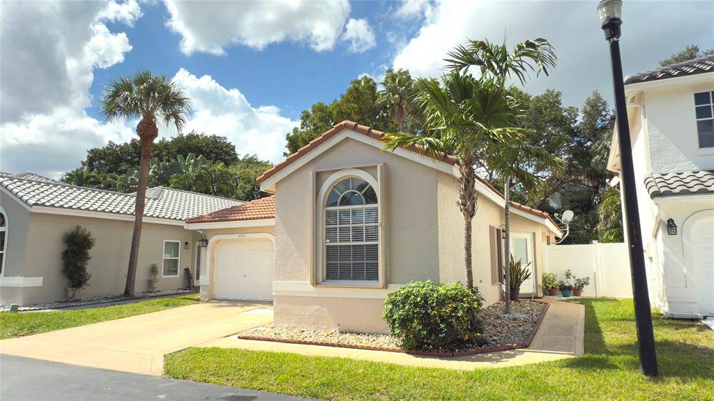 Boca Raton, FL 33428,10331 Coventry Ct