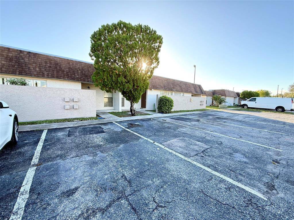 North Lauderdale, FL 33068,812 SW 73 AV #8