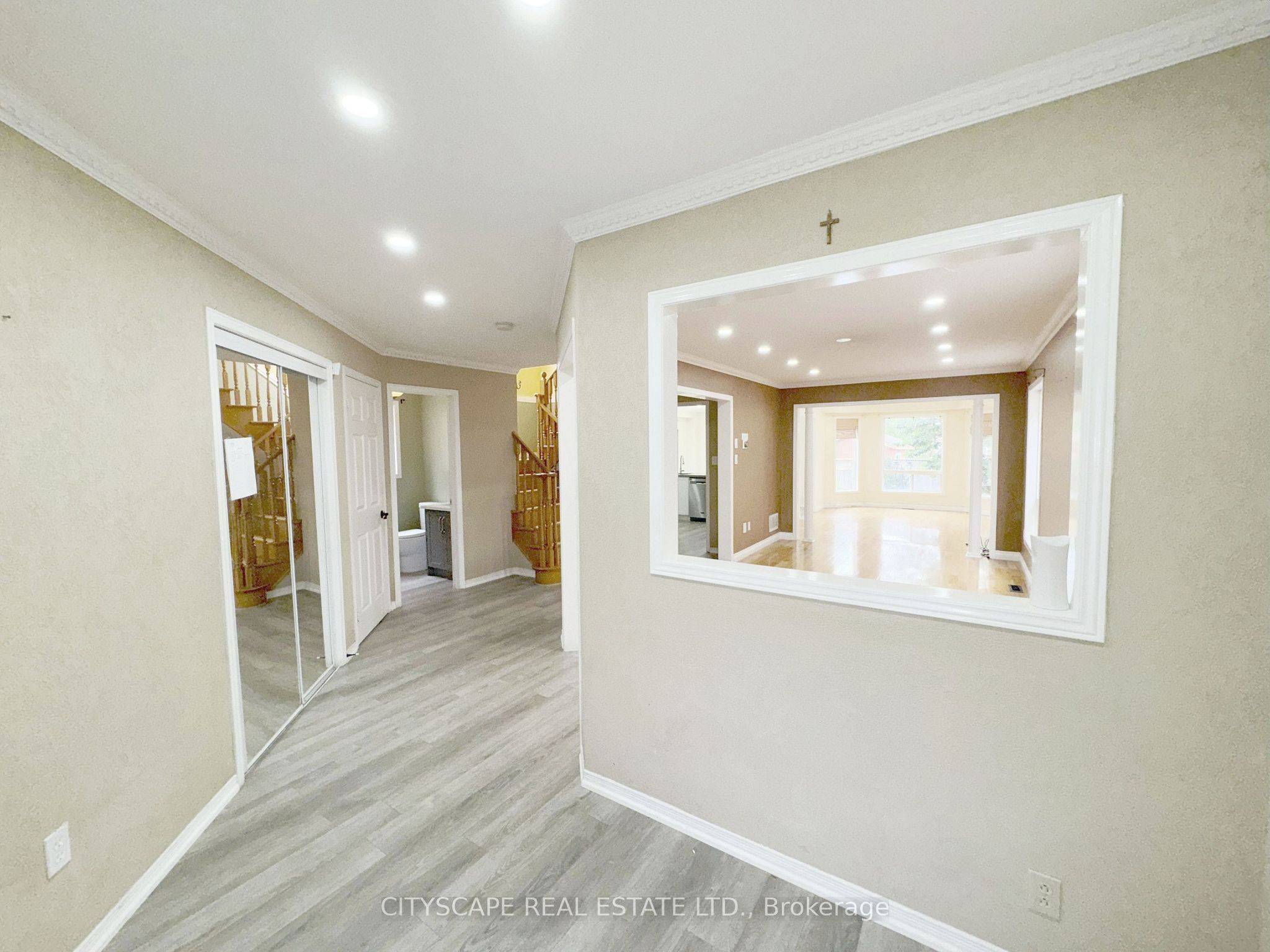 Mississauga, ON L5W 8M8,3310 Crimson King CIR