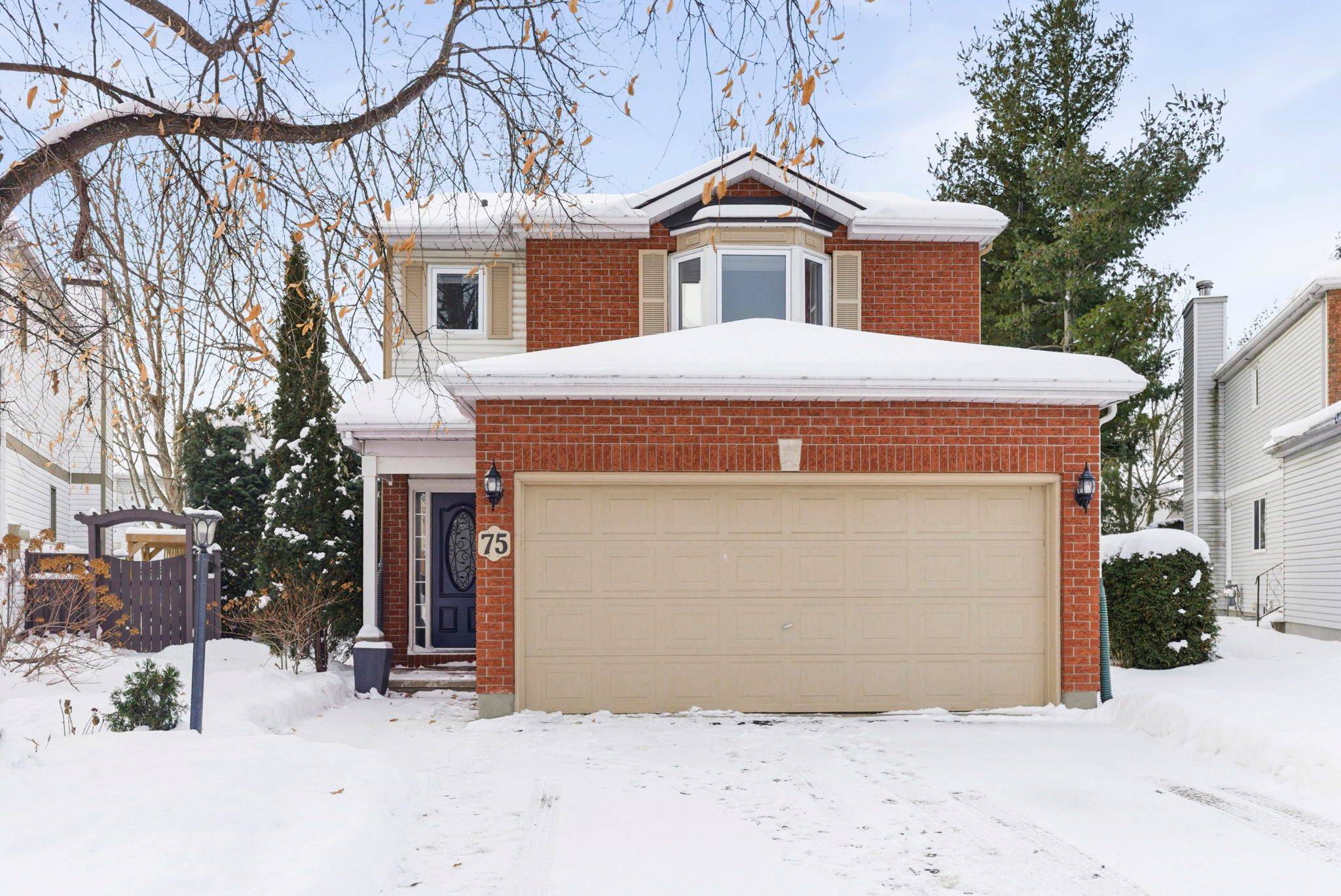 Barrhaven, ON K2J 4C1,75 Armagh WAY