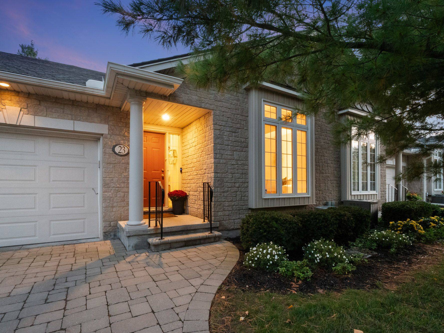 Niagara Falls, ON L2H 3L3,3241 Montrose RD #23