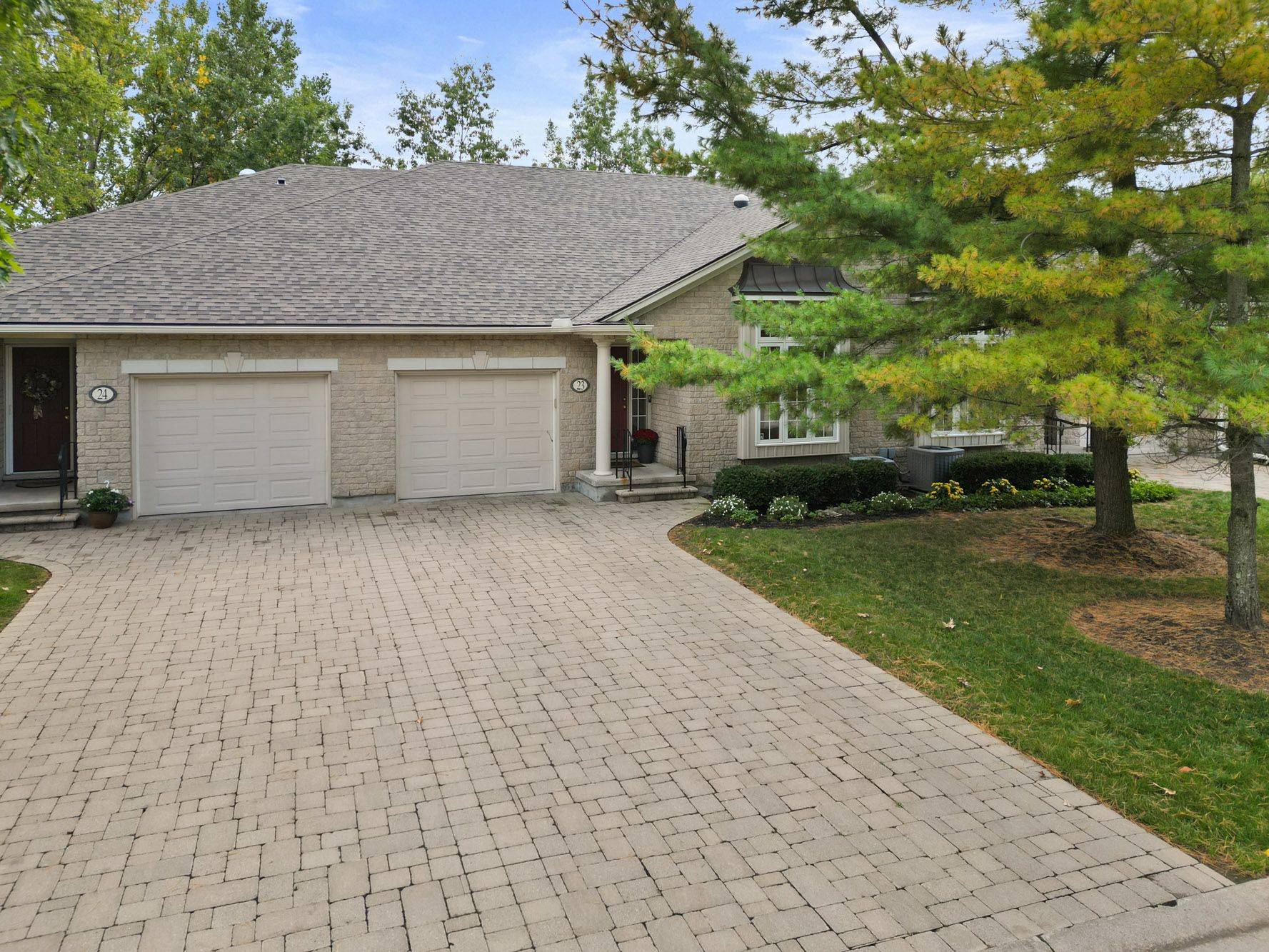 Niagara Falls, ON L2H 3L3,3241 Montrose RD #23