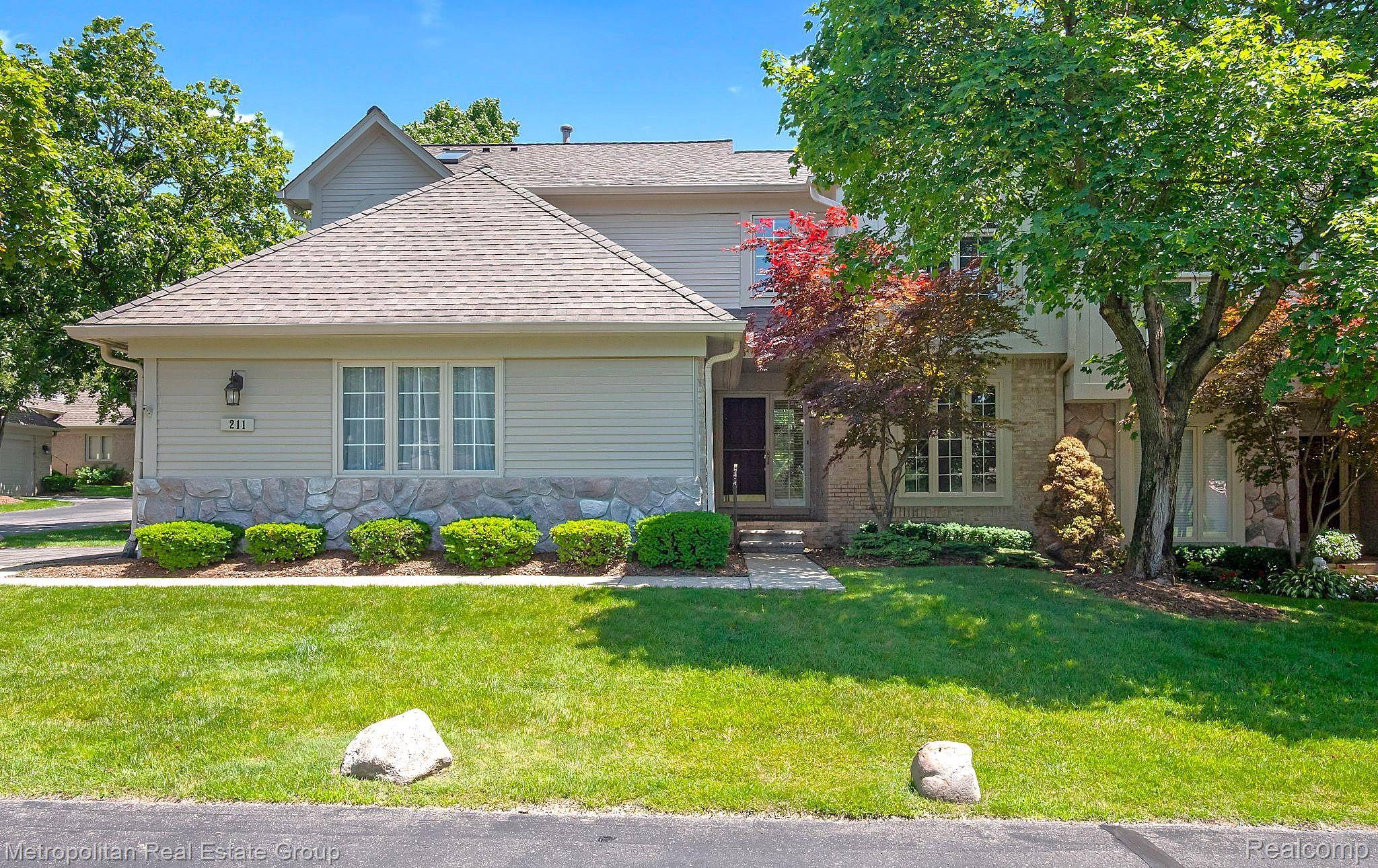 Northville, MI 48168,211 Saint Lawrence BLVD