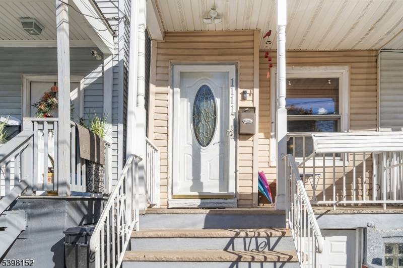 Elizabeth City, NJ 07201,1111 12Hampton Pl