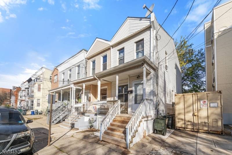 Elizabeth City, NJ 07201,1111 12Hampton Pl