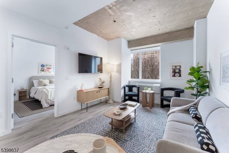 Newark City, NJ 07102,10 Commerce Ct #7H