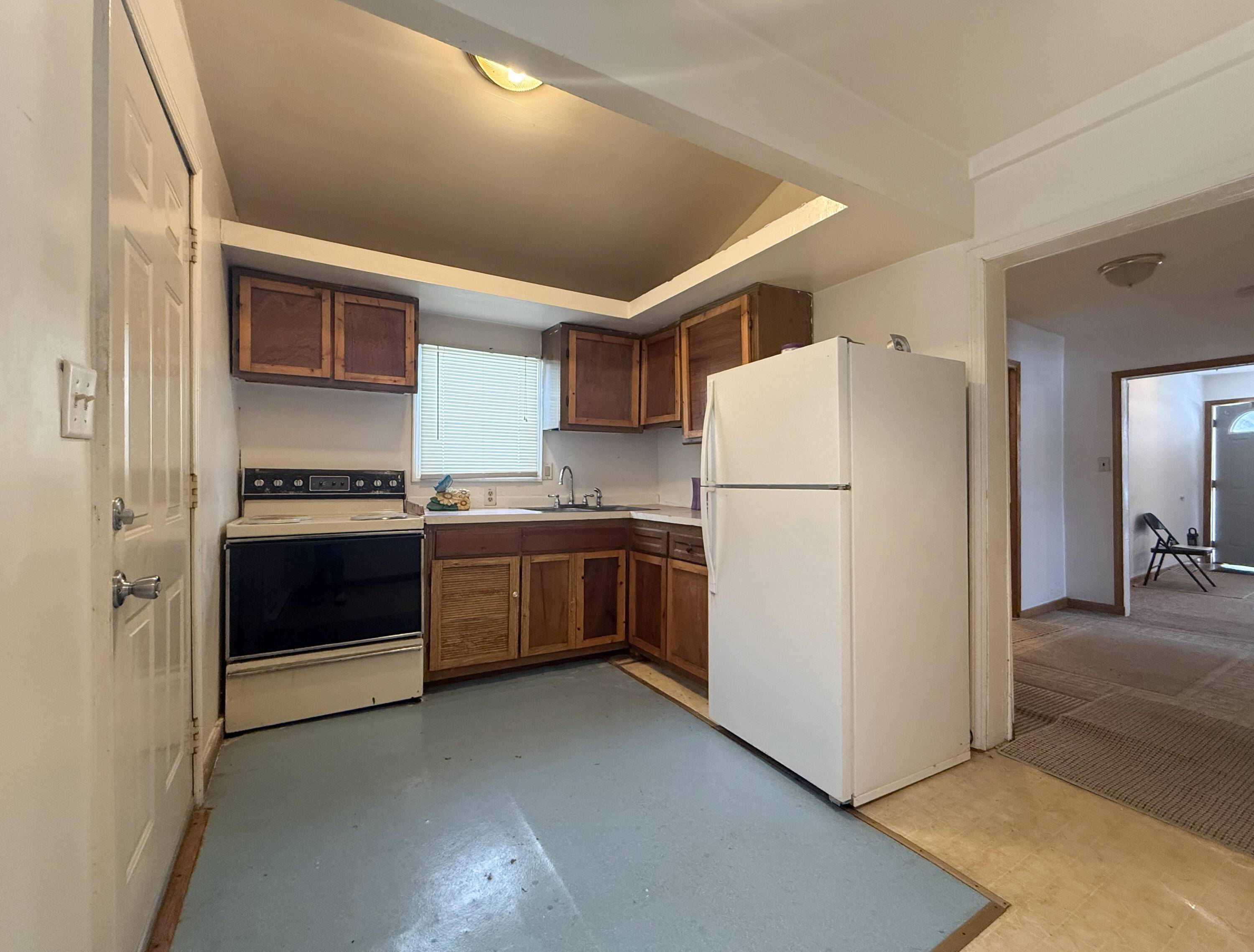 Dowagiac, MI 49047,217 Andrew ST