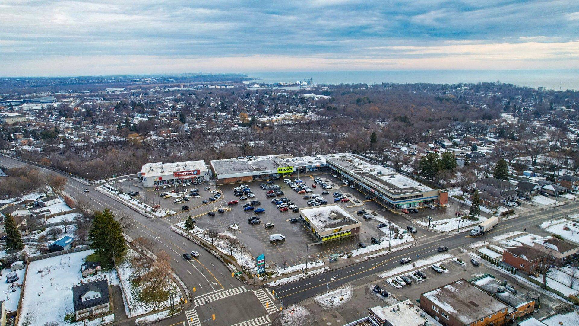 Oshawa, ON L1J 6X7,376 Calvert CT