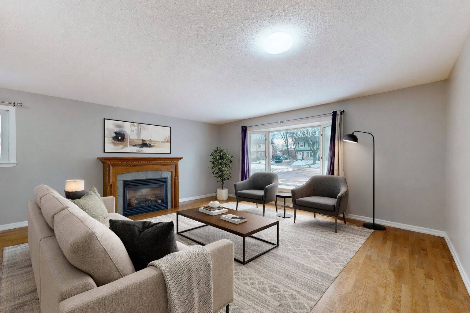 Oshawa, ON L1J 6X7,376 Calvert CT