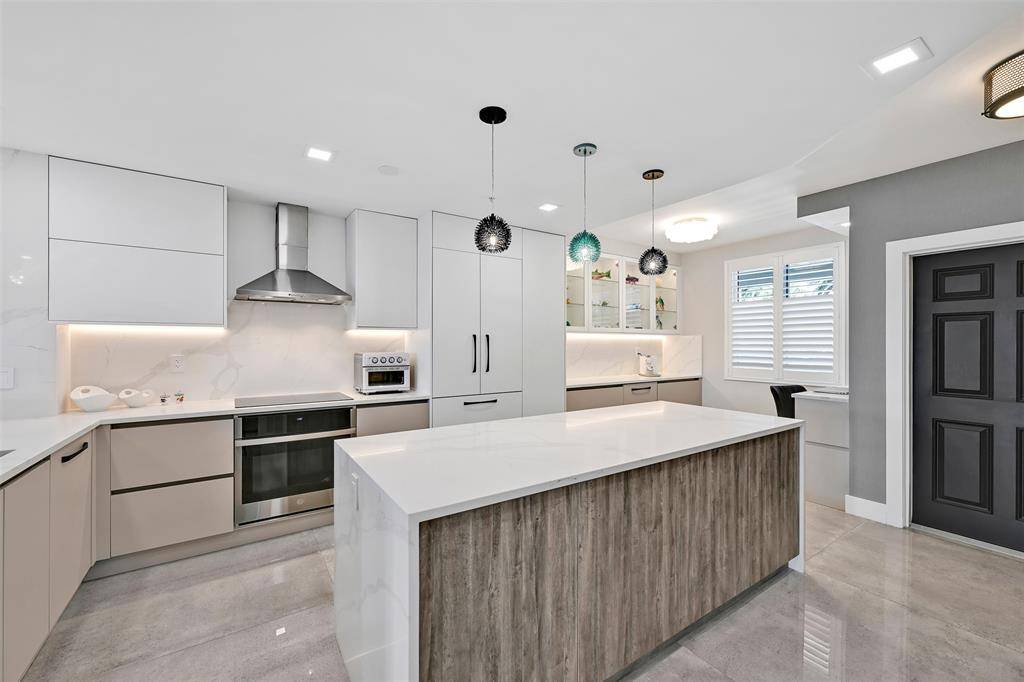 Pompano Beach, FL 33062,2880 NE 14th Street Cswy #108