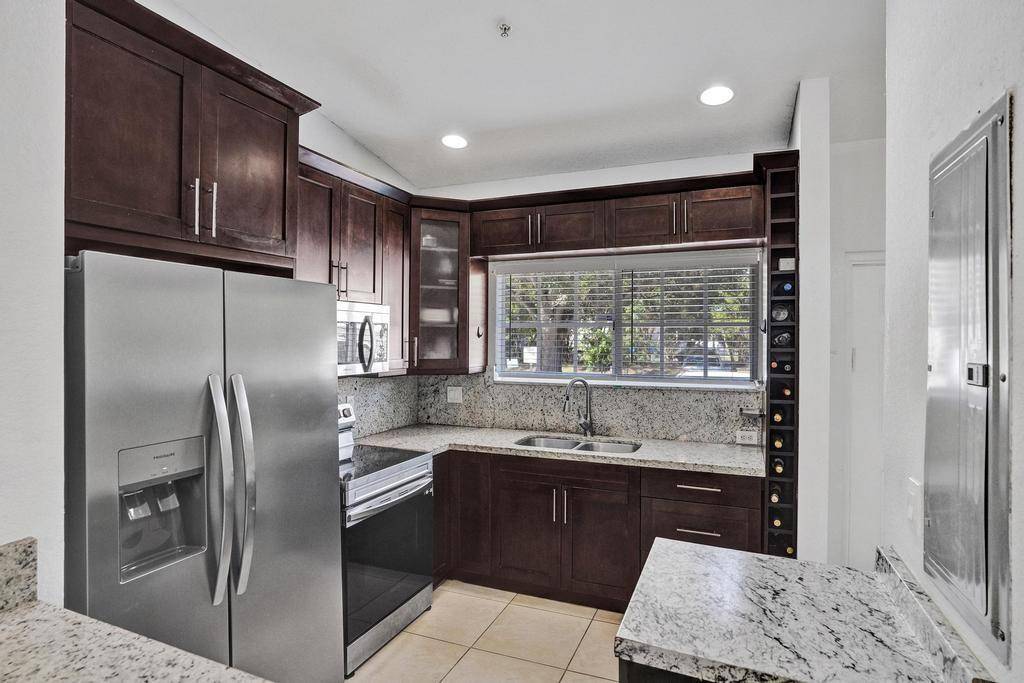 Hollywood, FL 33023,3866 SW 48th Ave