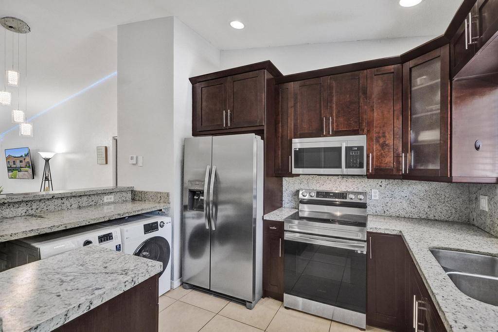 Hollywood, FL 33023,3866 SW 48th Ave