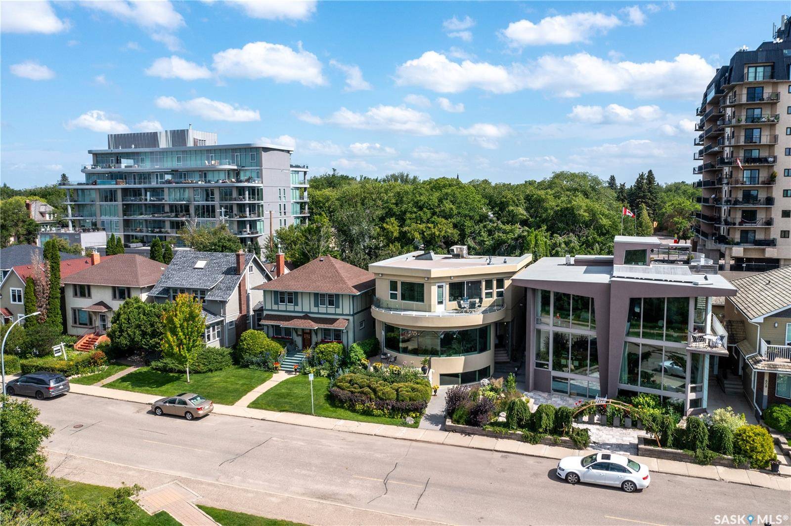 Saskatoon, SK S7N 0K9,616 Saskatchewan CRESCENT E