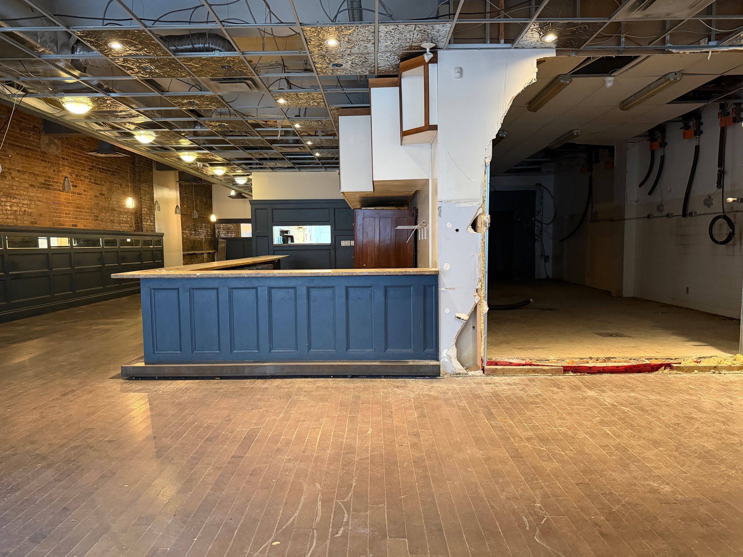 Toronto W02, ON M6P 1Y8,2876 Dundas ST W #100