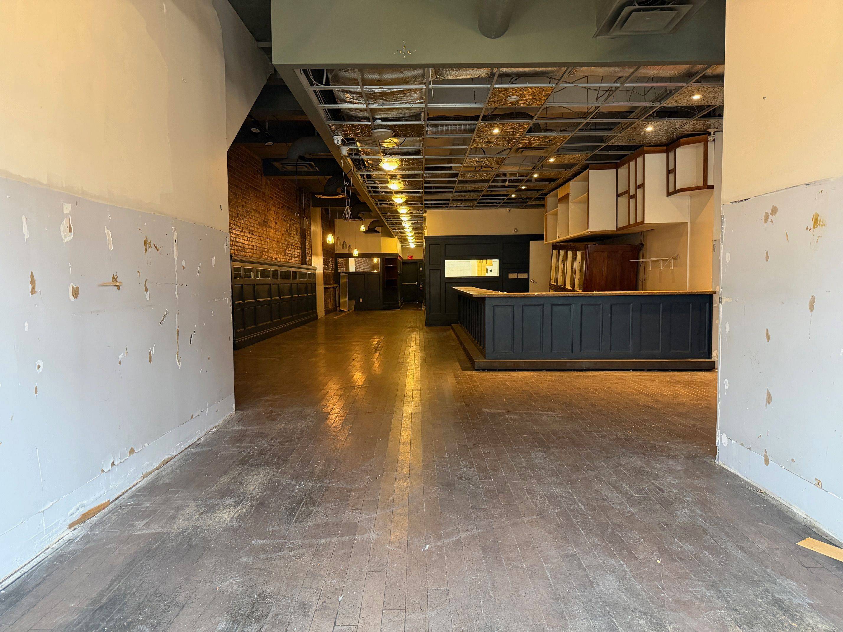 Toronto W02, ON M6P 1Y8,2876 Dundas ST W #100