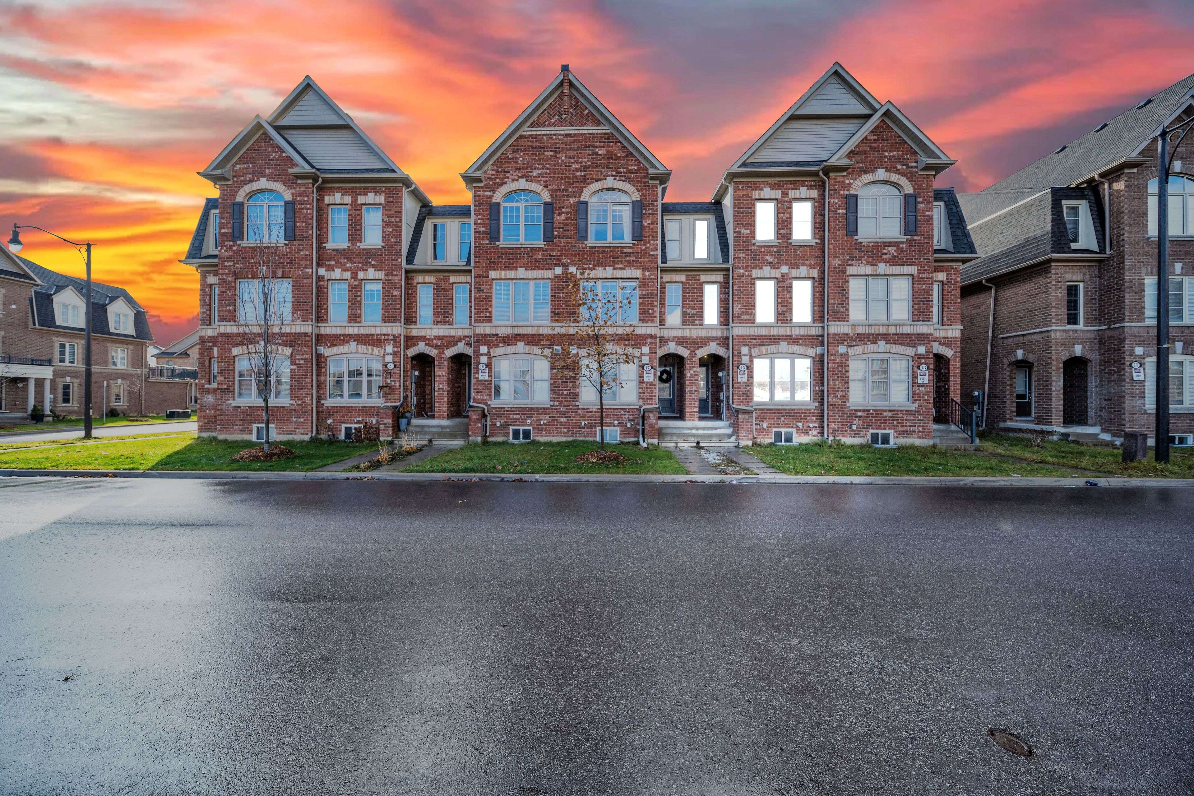 Brampton, ON L7A 4Z7,15 Finegan CIR