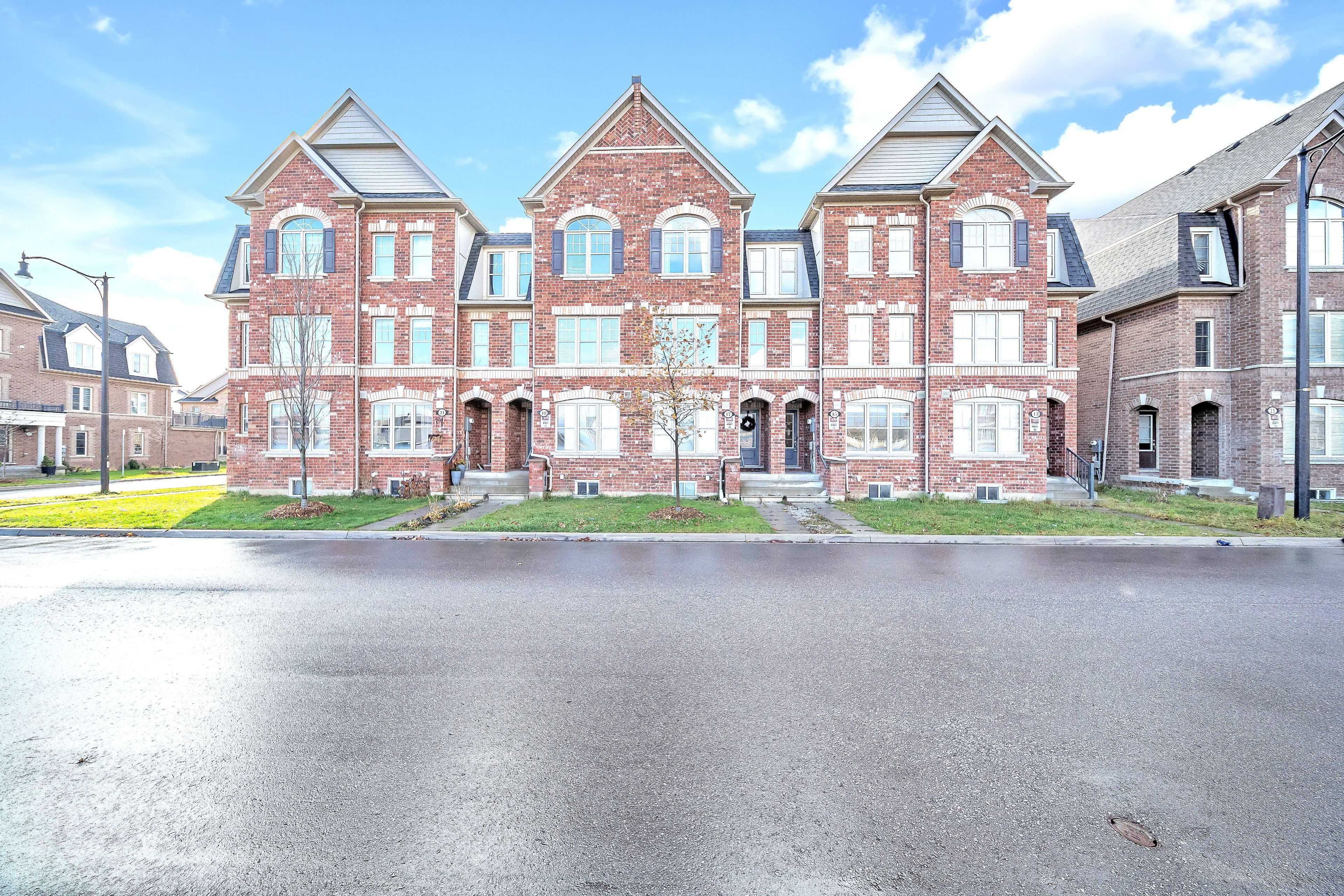 Brampton, ON L7A 4Z7,15 Finegan CIR