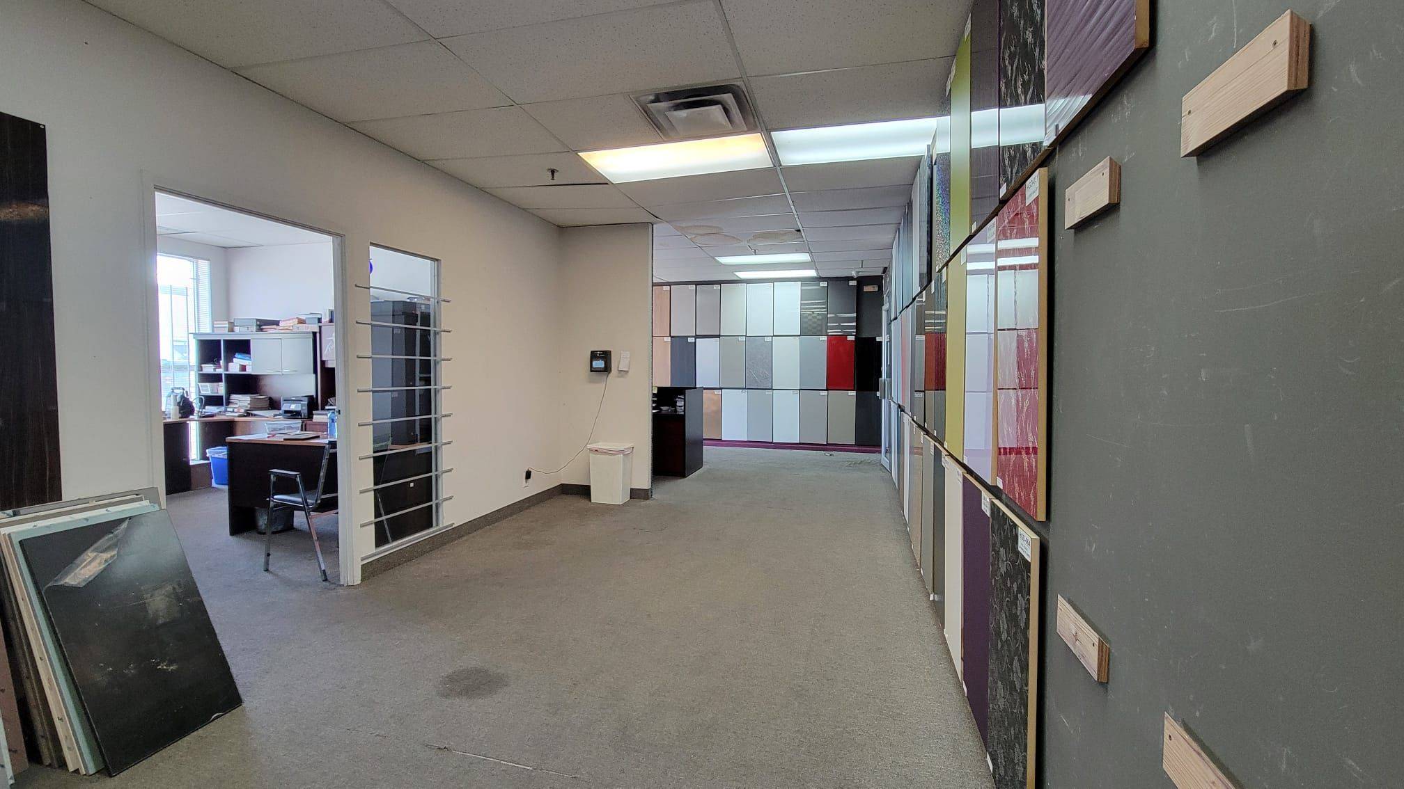 Mississauga, ON L4X 2E2,3081 Universal DR #A