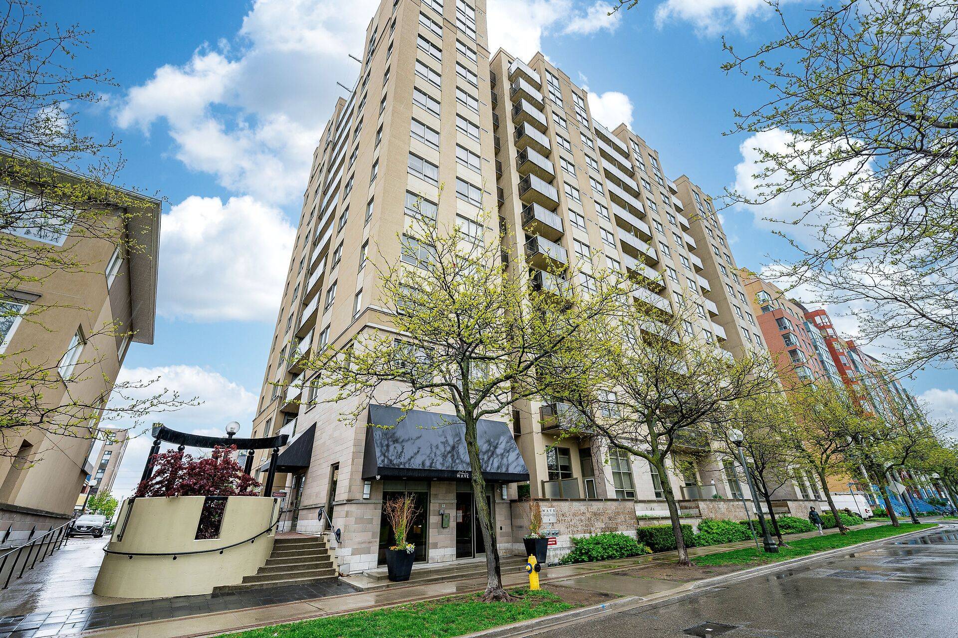 Toronto W06, ON M8V 4G7,4 Elsinore PATH #402