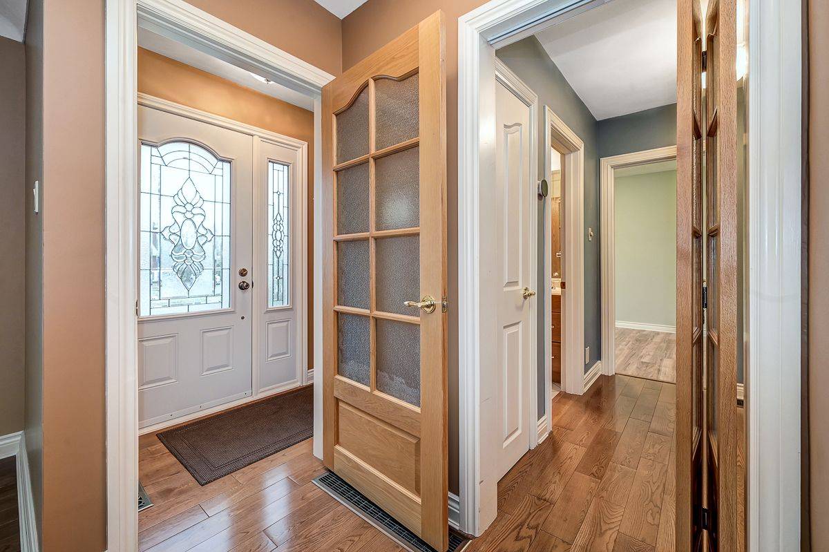 South Of Baseline To Knoxdale, ON K2G 1B5,6 Roundhay DR