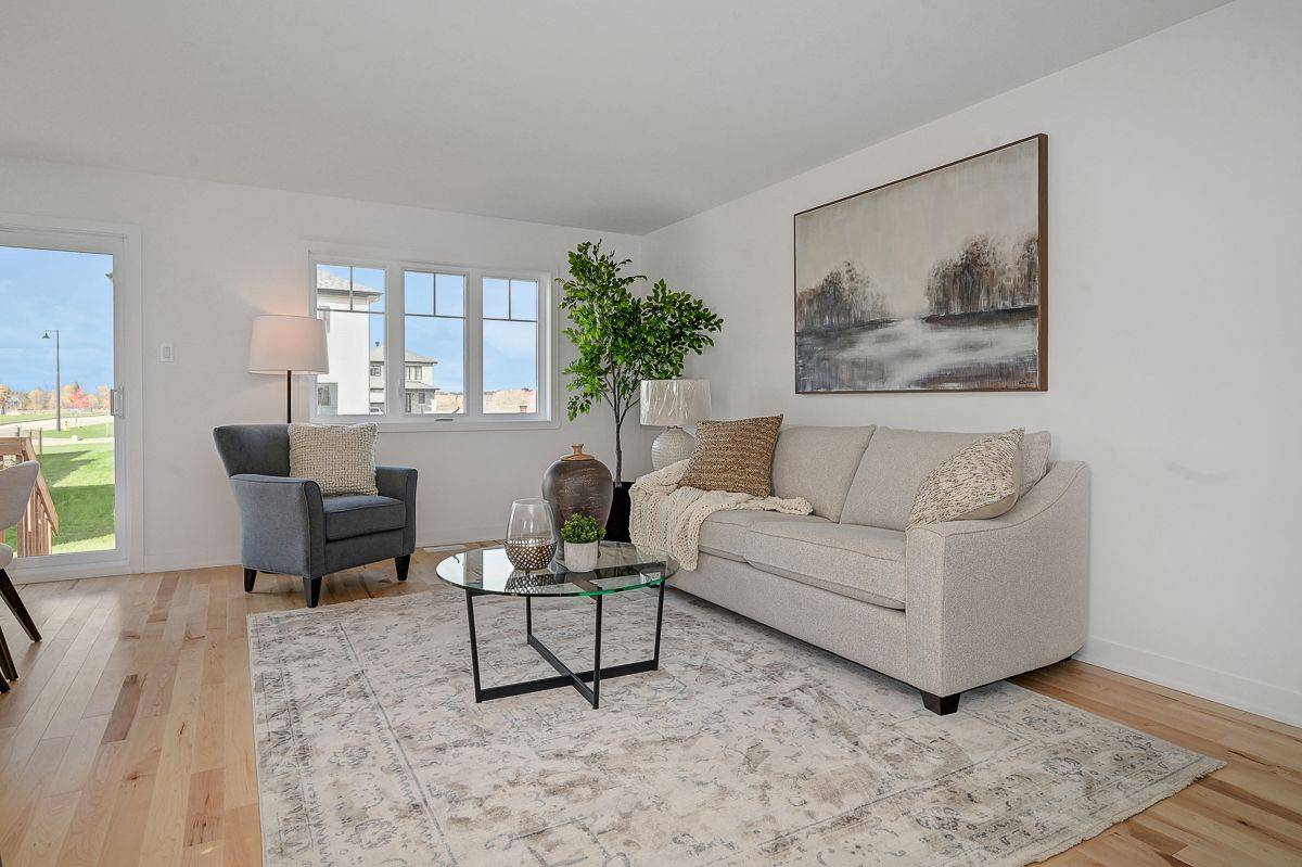 Russell, ON K4R 0A1,235 Peacock DR