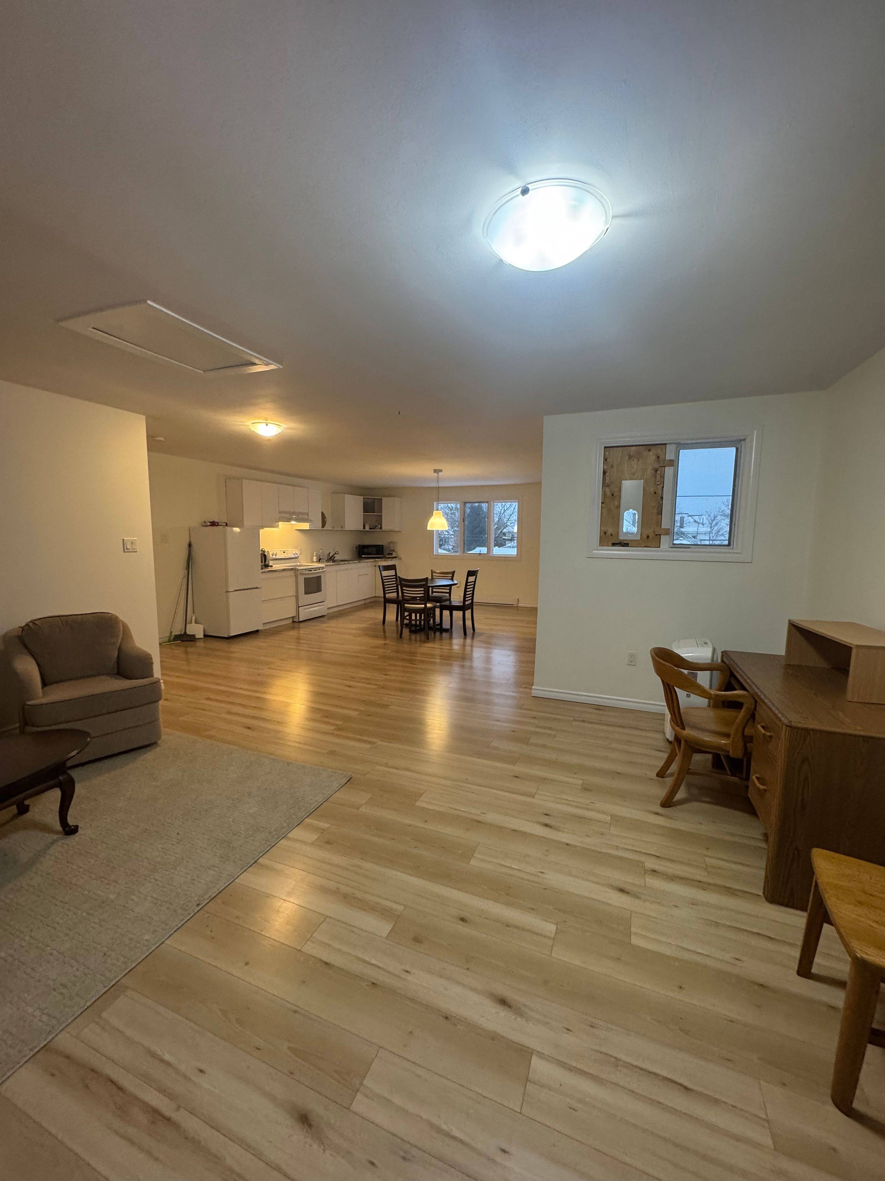 North Bay, ON P1B 5A1,652 Scollard ST