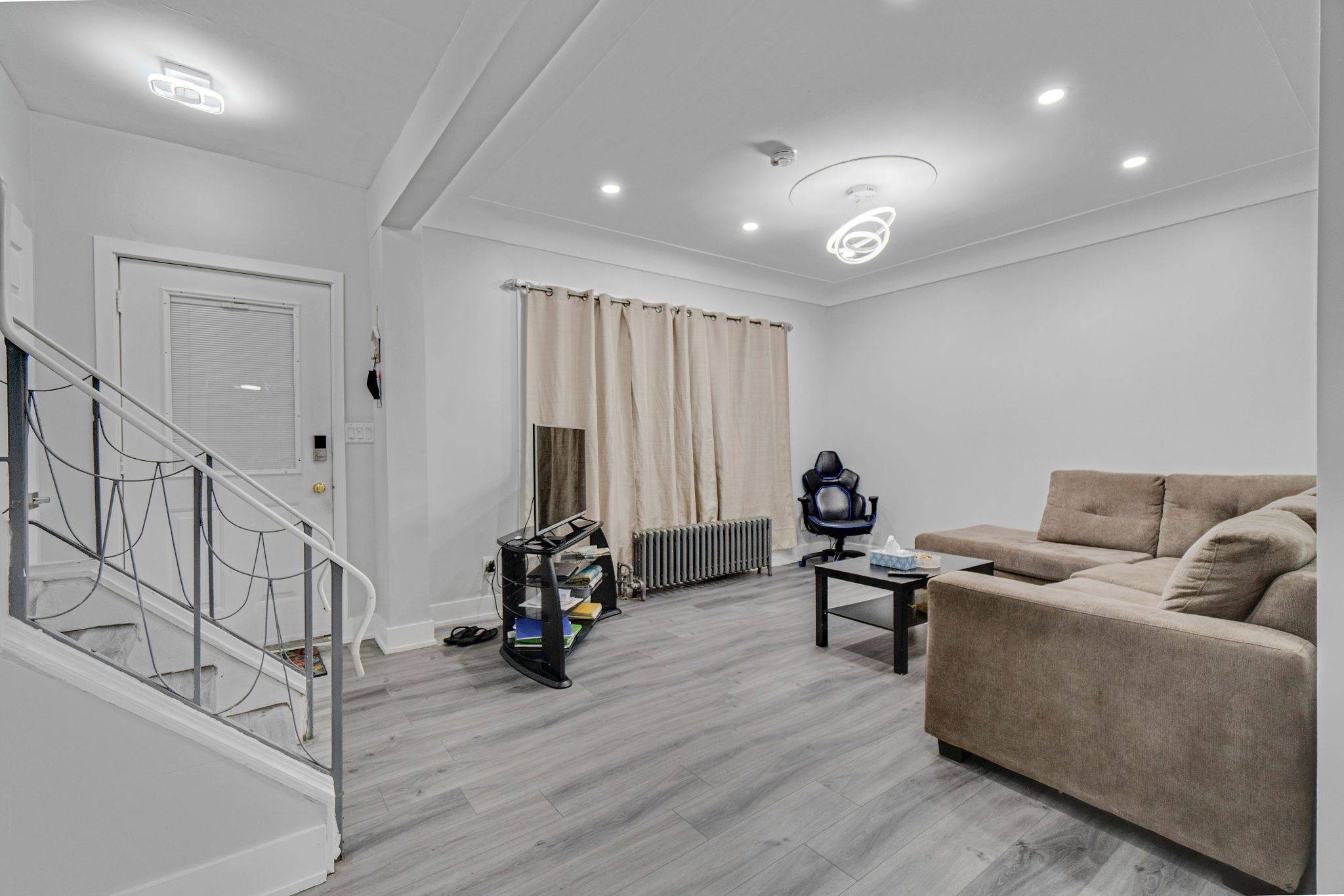 Hamilton, ON L8L 7G9,23 Lyndhurst ST