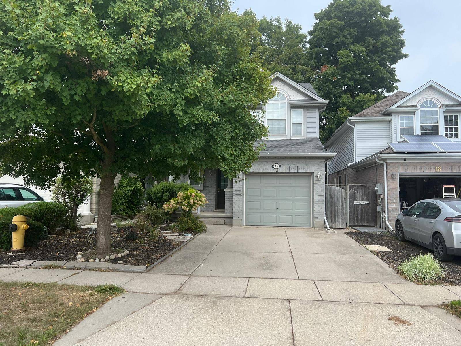 Cambridge, ON N3C 4H3,44 Karalee CRES