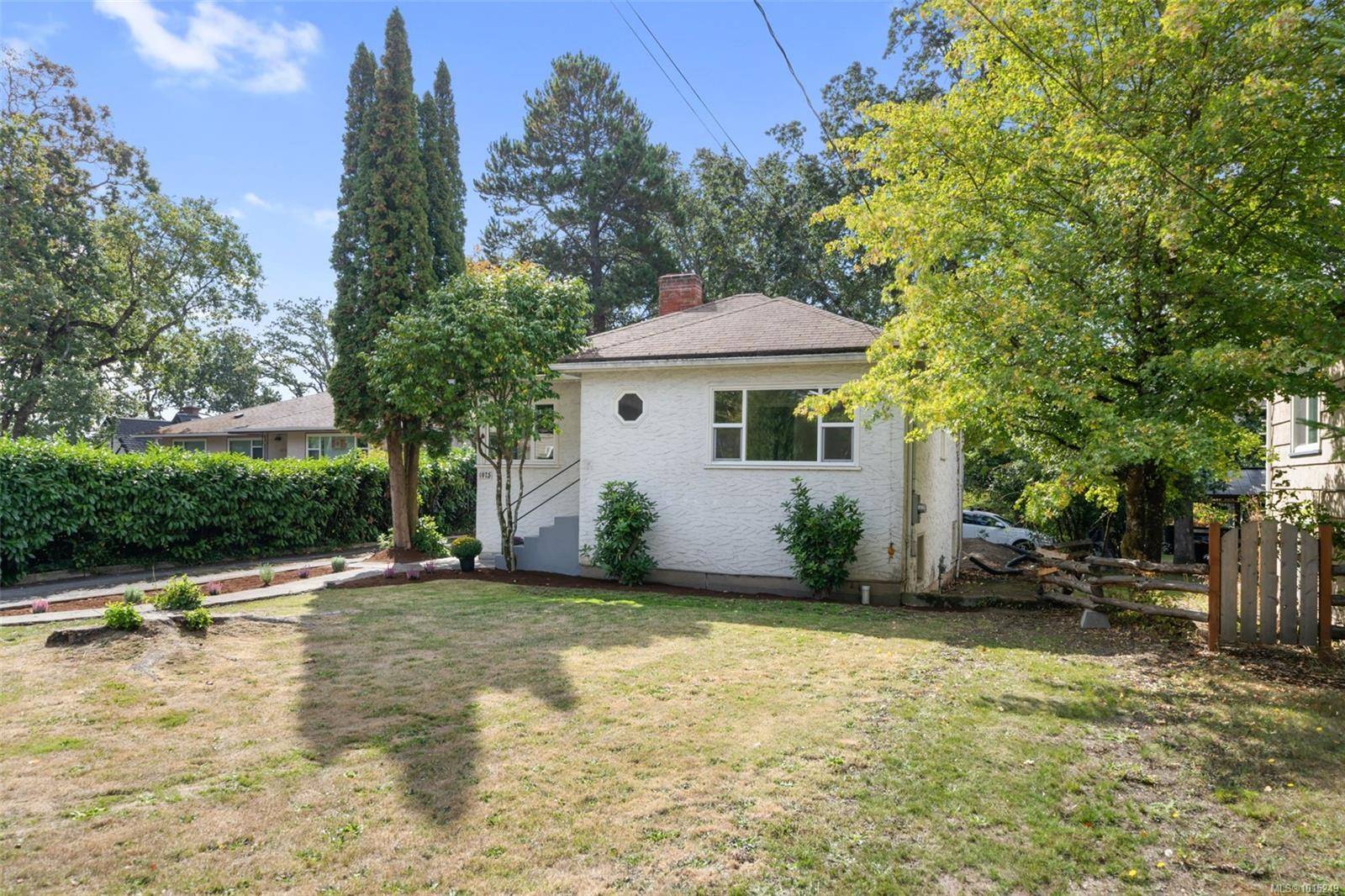 Saanich, BC V8Z 1N4,1075 Burnside Rd W