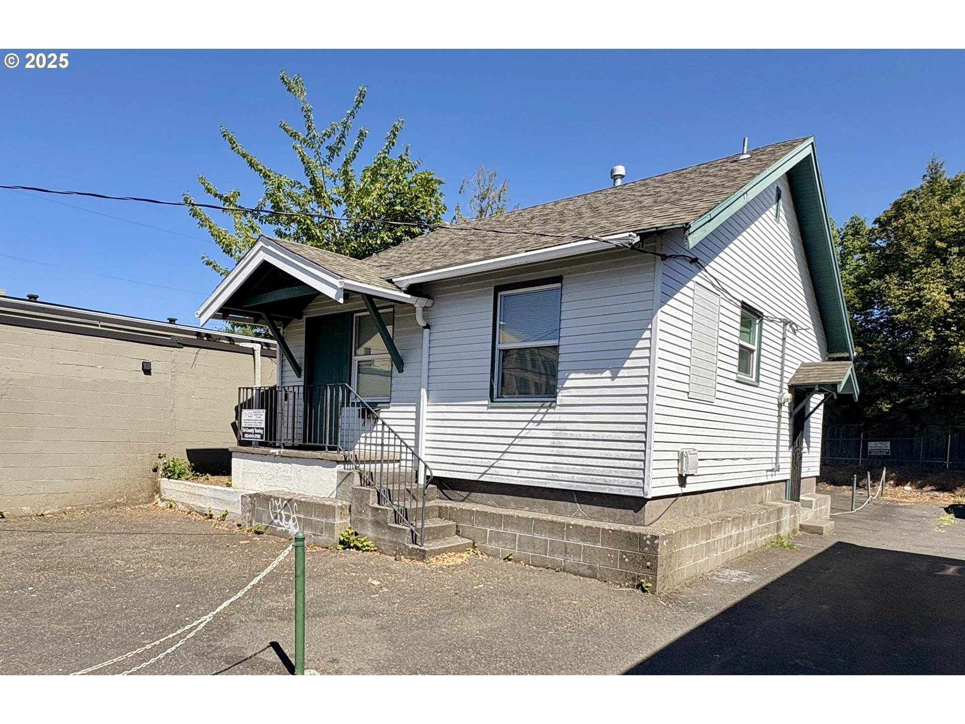 Portland, OR 97213,7515 NE GLISAN ST