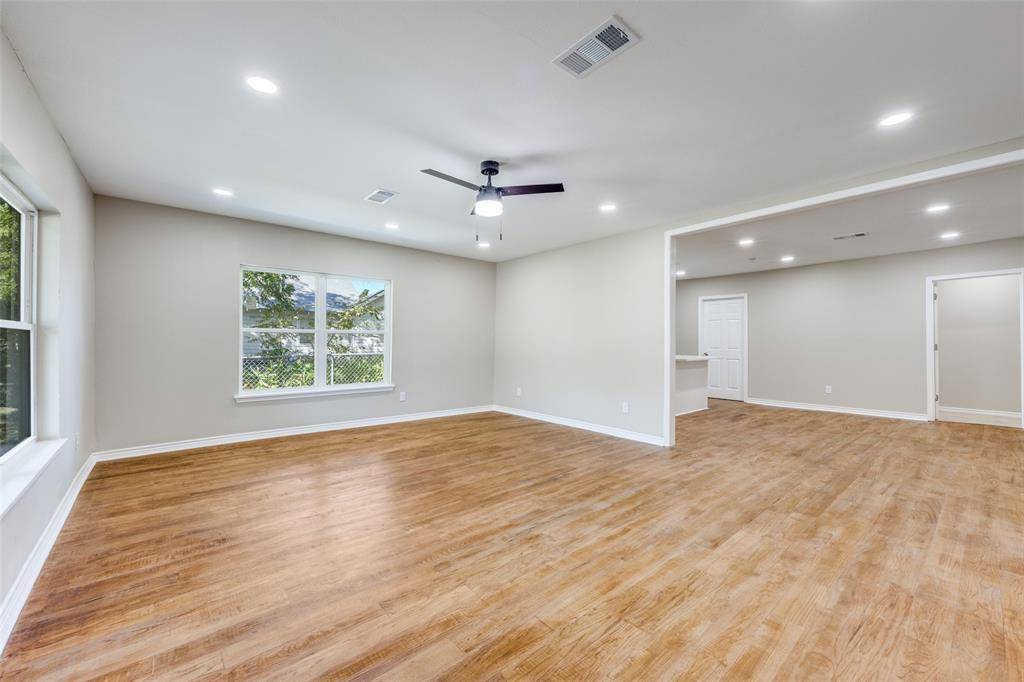 Denison, TX 75020,609 W Owings Street