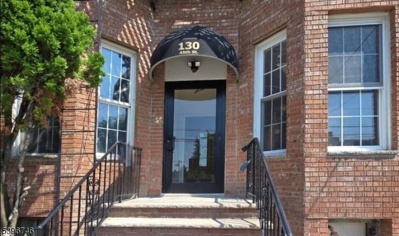 Union City, NJ 07087,130 45Th St #3