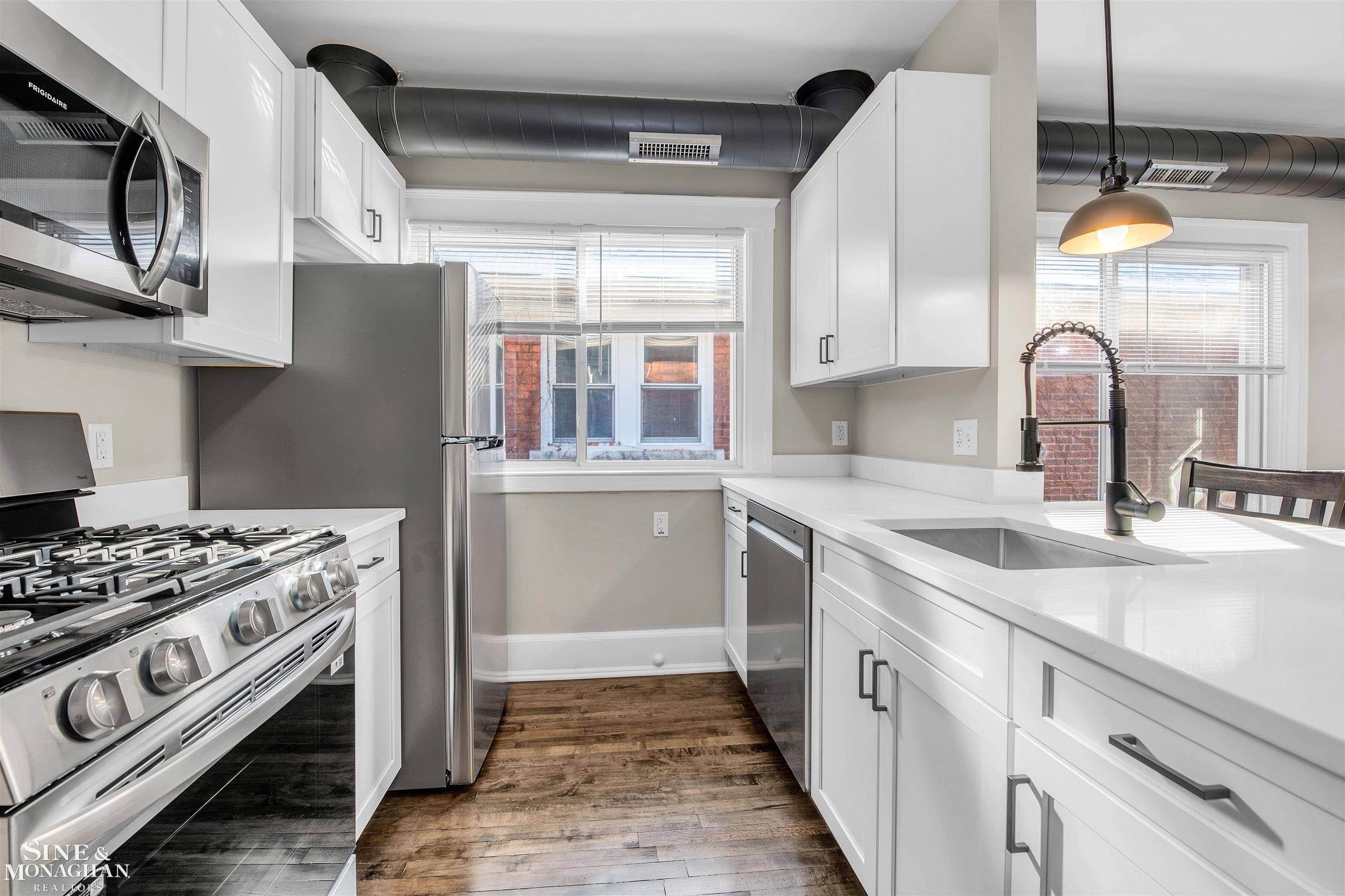 Grosse Pointe Park, MI 48230,866 Nottingham RD