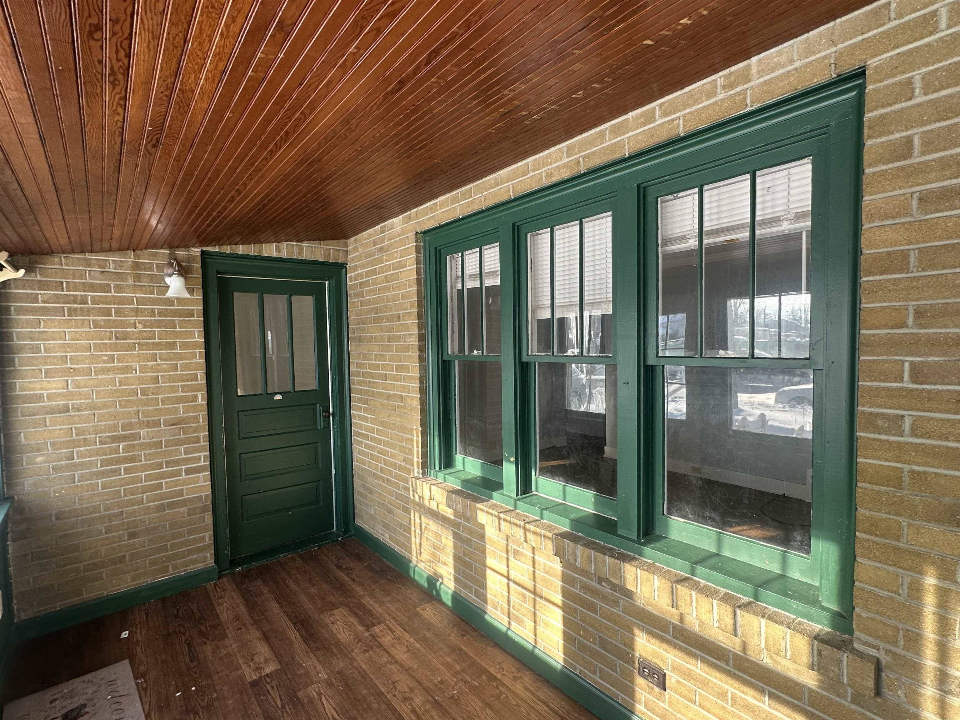 Clare, MI 48617,110 W State ST