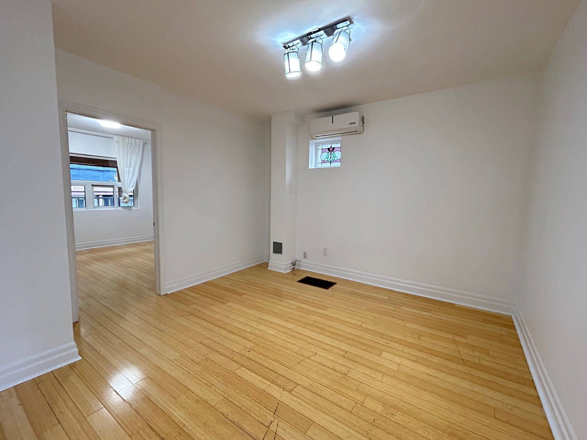 Toronto E01, ON M4L 2R2,218 Greenwood AVE #Main Floor