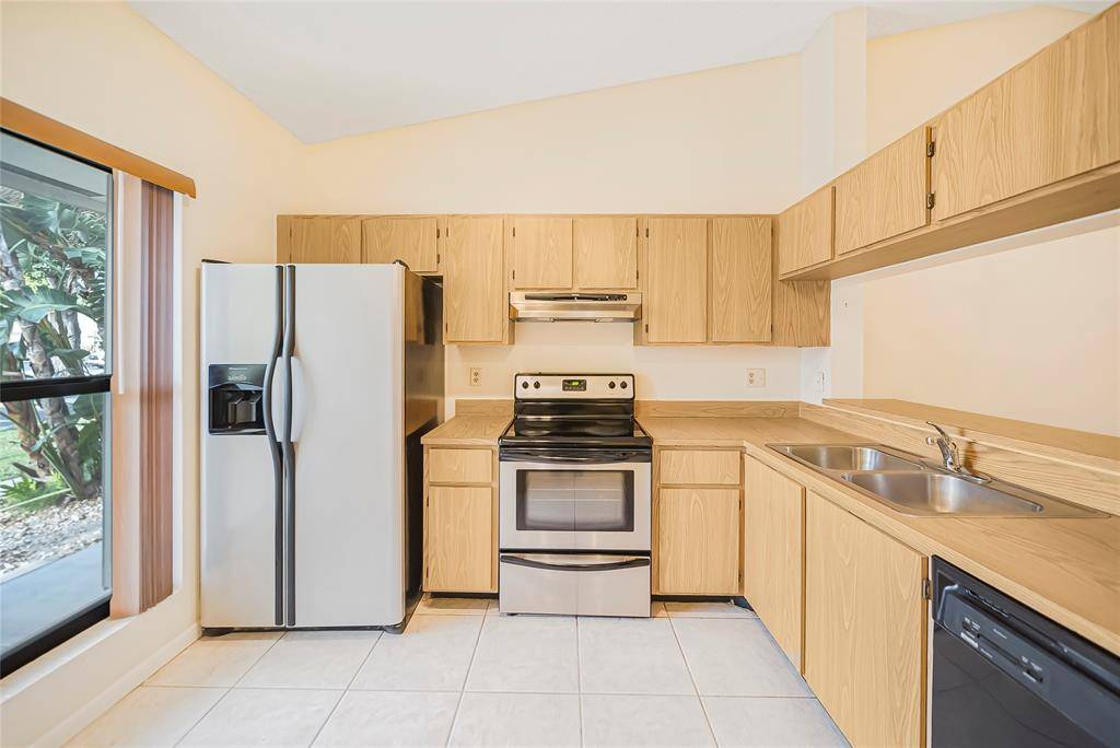 Oakland Park, FL 33309,3060 S Oakland Forest Dr #1105