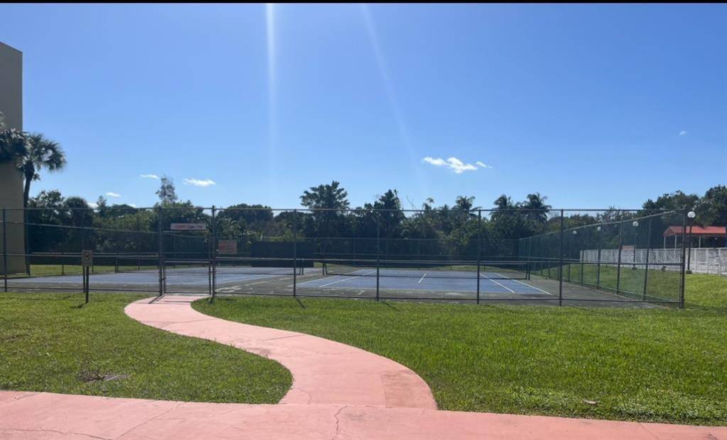 Hialeah, FL 33015,6990 NW 186th St #205