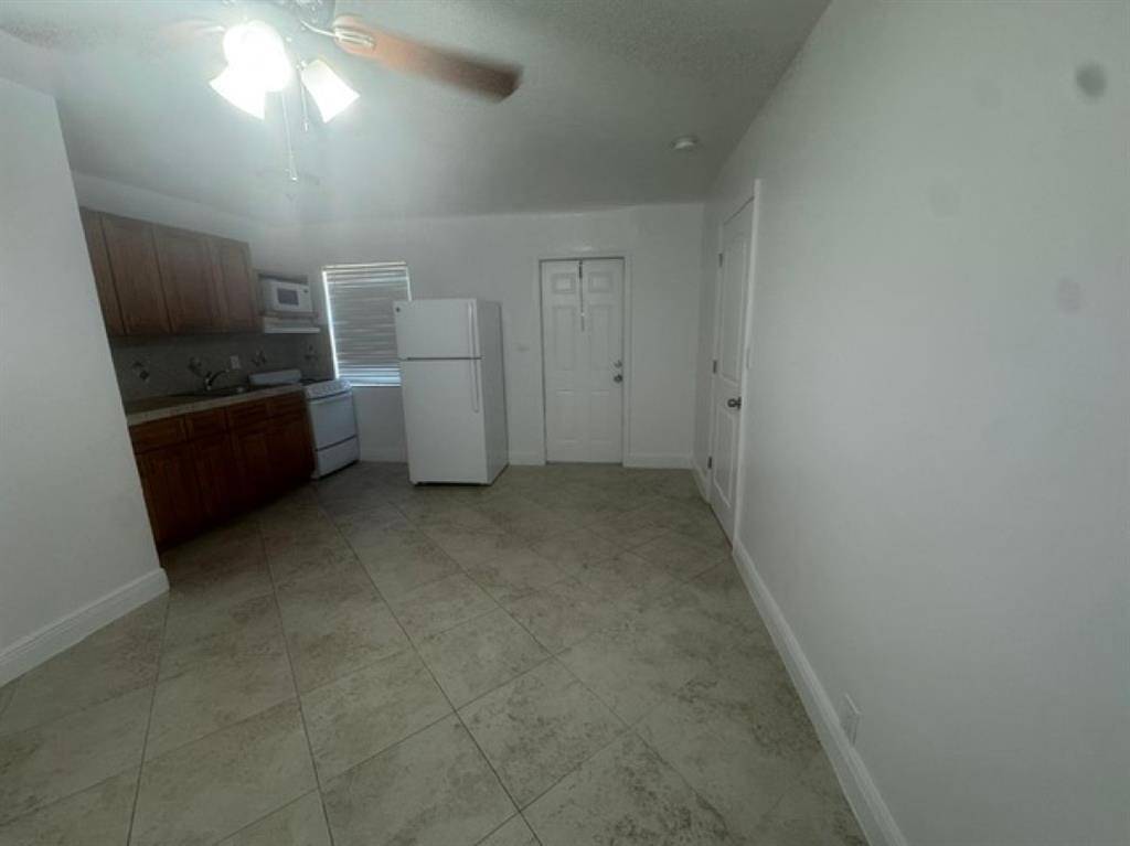 Hollywood, FL 33020,1822 Dixieanna St #10