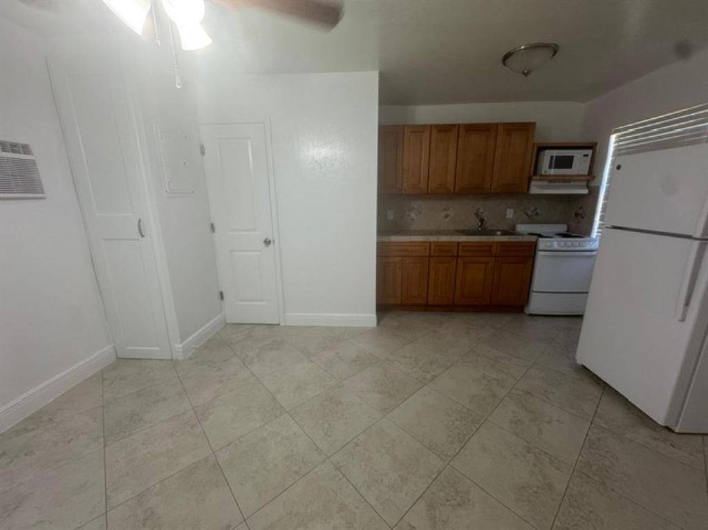 Hollywood, FL 33020,1822 Dixieanna St #10