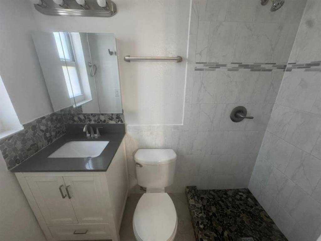 Hollywood, FL 33020,1822 Dixieanna St #10